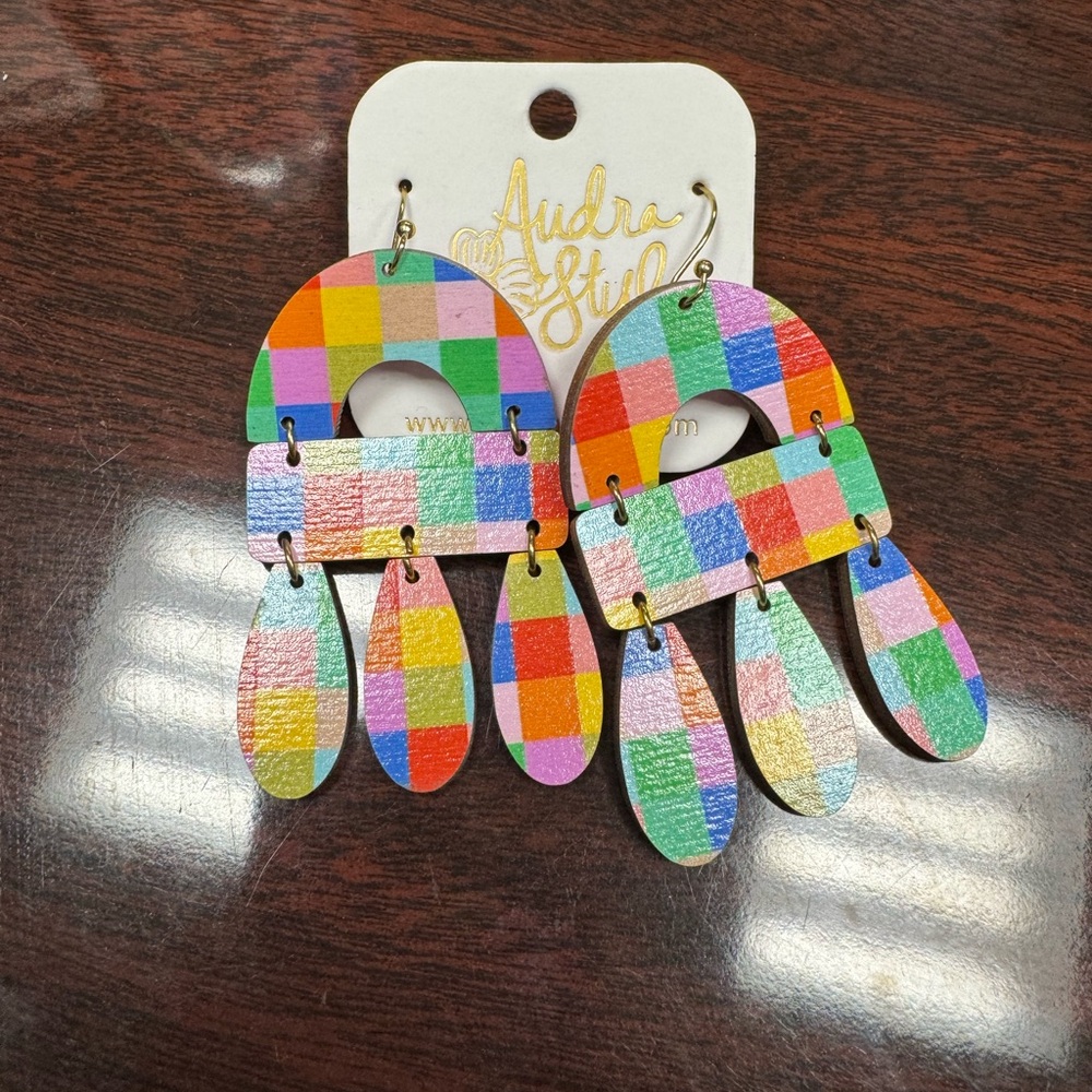 Beautiful Handmade Audra Style rainbow earrings 🔷🔷🔷